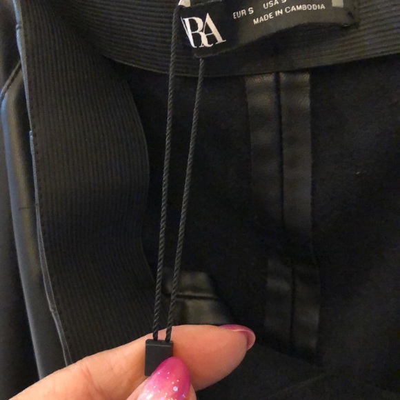 New Without Tags, Zara Black Faux Leather Jeans, size Small - Picture 7 of 8